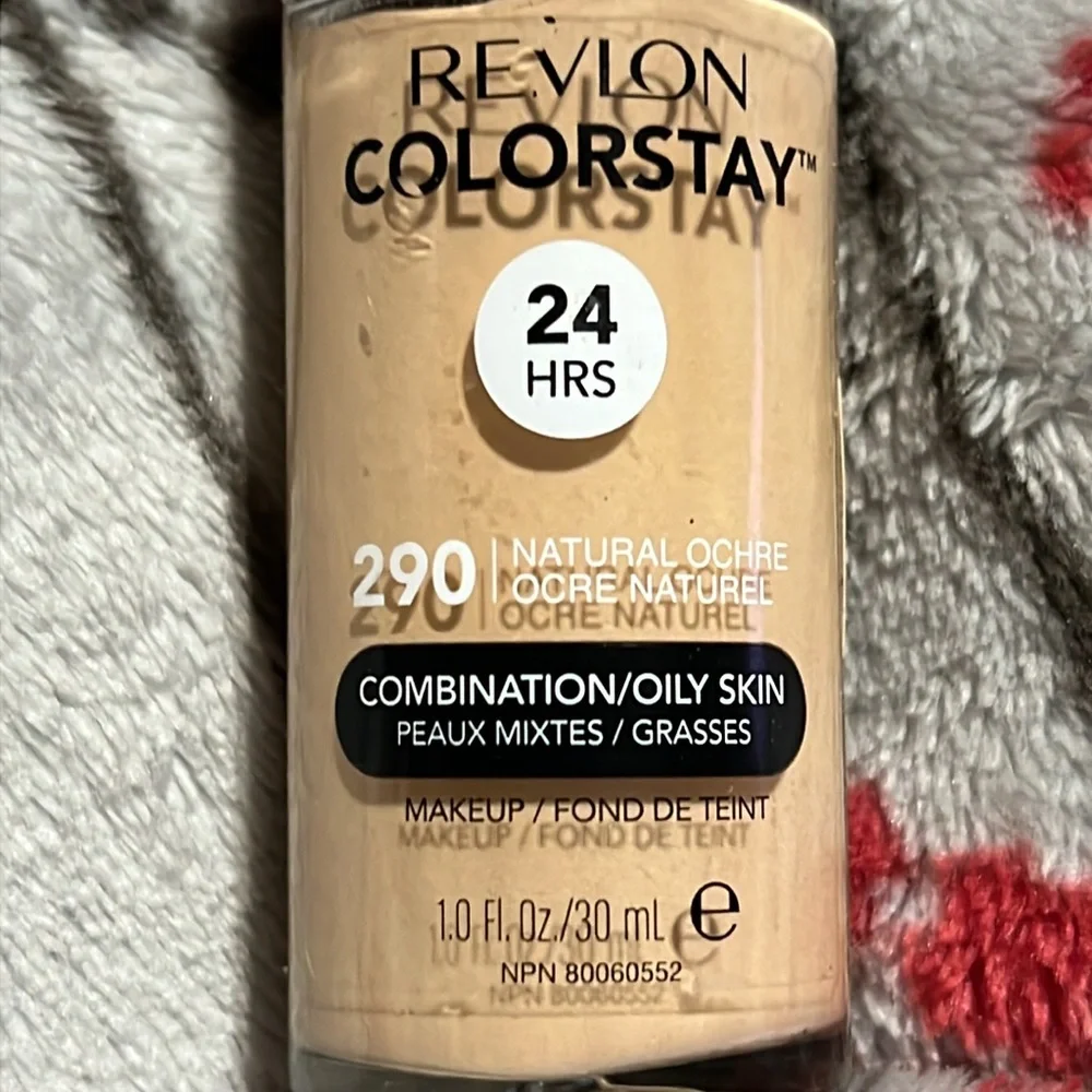 NWT Revlon Color Stay Foundation Long-Lasting Formula- 290 Natural Color